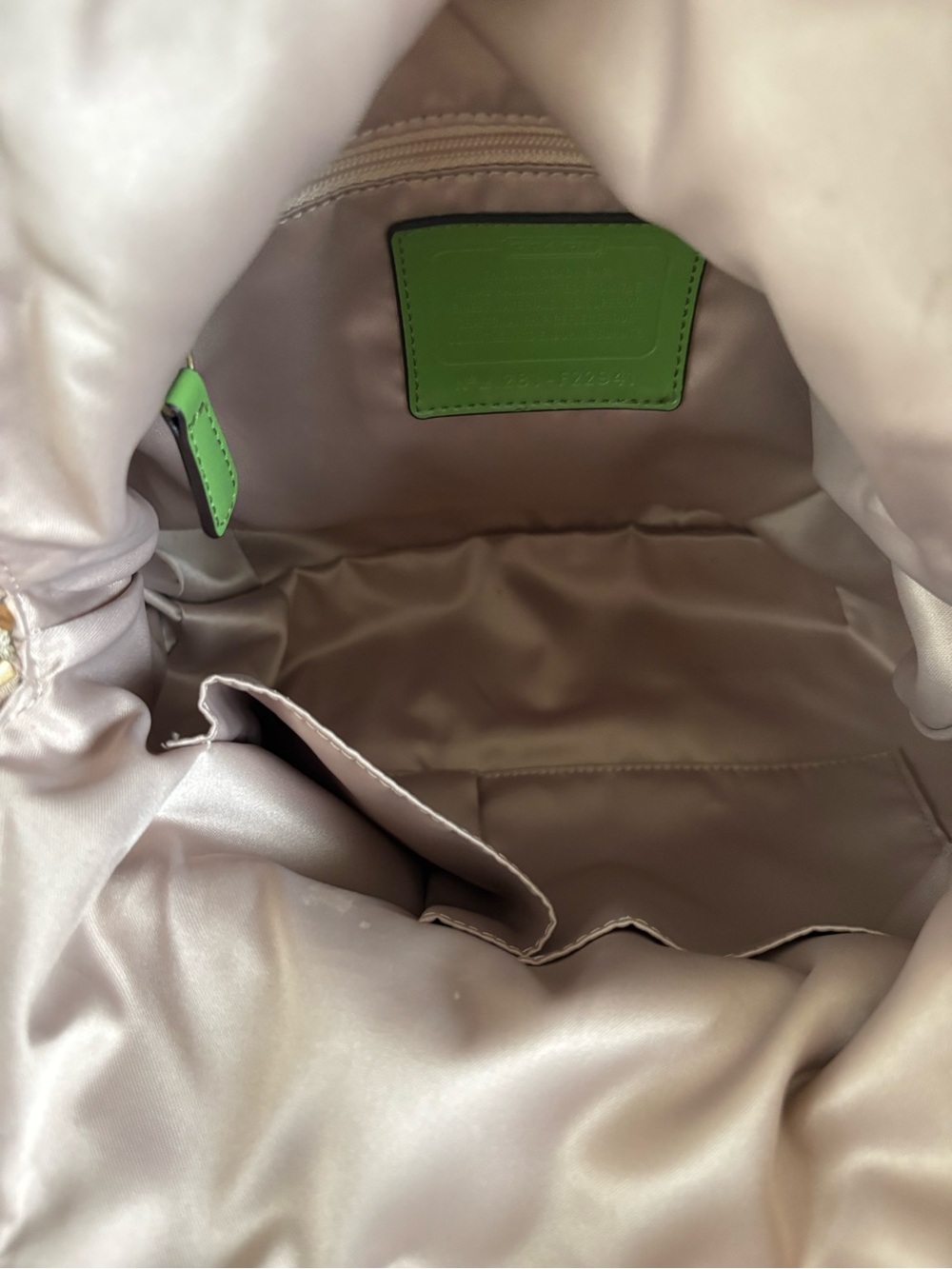 💚💚COACH POPPY DAISY SIGNATURE KHAKI JACQUARD & CHARTREUSE LEATHER BAG!💚💚 - Picture 10 of 10